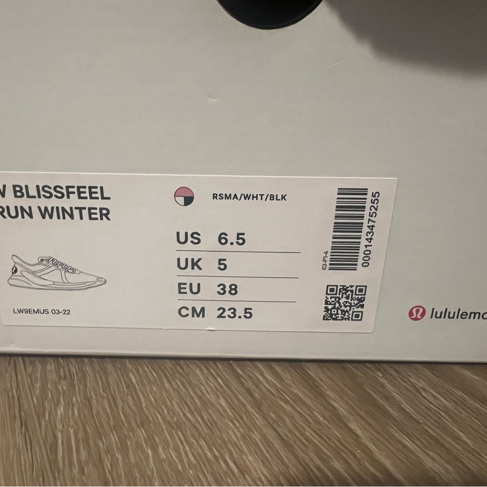 Lululemon Blissfeel running shoes Women's sz 6.5 - Picture 8 of 9